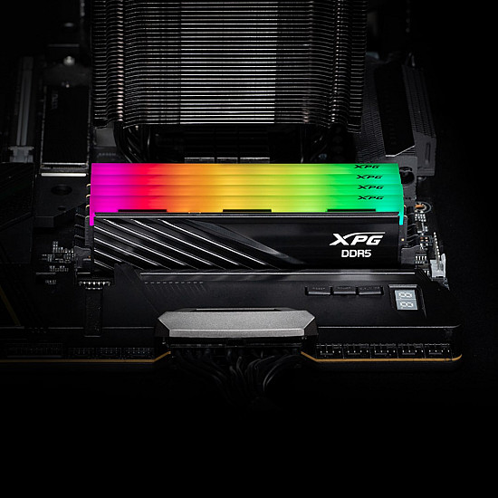 ADATA LANCER BLADE RGB operatyvinė atmintis su 32GB, DDR5 6000MHz ECC 2025