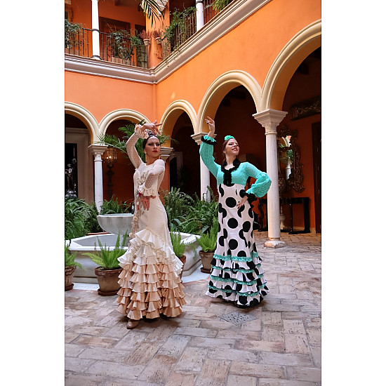 Canon EOS R10 + RF-S 18-45mm F4.5-6.3 IS STM - 24,2 MP - 6000 x 4000 Pixel - CMOS - 2,5x - 4K Ultra HD - Schwarz