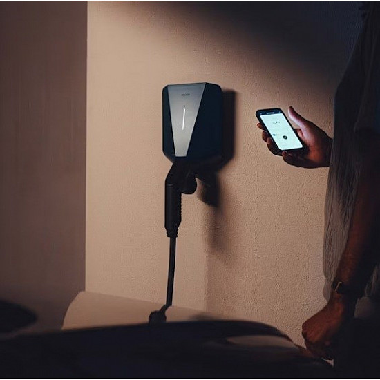 Easee Charge Up ladeboks til elbil 22kW WiFi/4G Sort