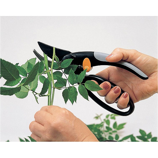 Bypass-Gartenschere Elegance P44 schwarz/orange