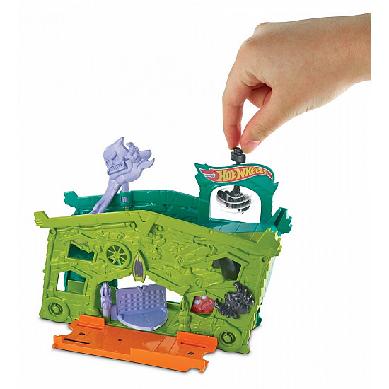 Ghosts garage playset