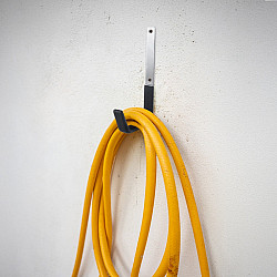 Wall mount for tires, MC-480